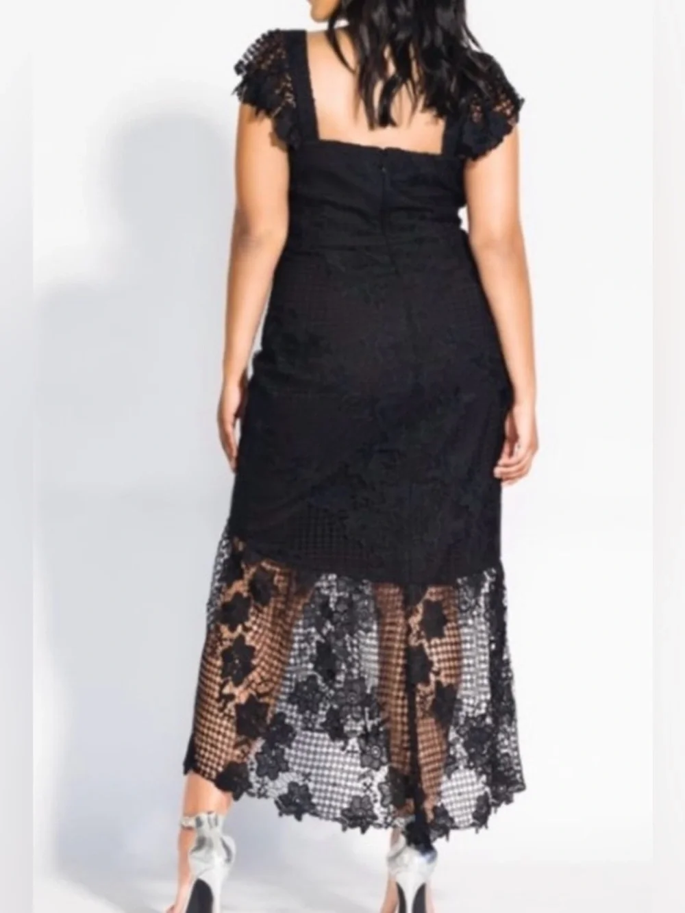 Black Lace Midi Dress with Scalloped Neckline city chic - Picture 2 of 8